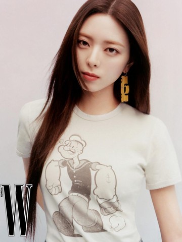 img-title Potret Terbaru Yuna ITZY untuk W Korea x Coach, Tampil Cantik dan Girly