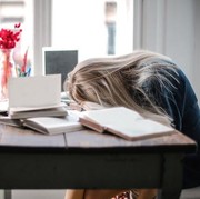 Sudah Tidur Cukup Tapi Rasanya Tubuh Tetap Lelah, Kenali 5 Penyebabnya!