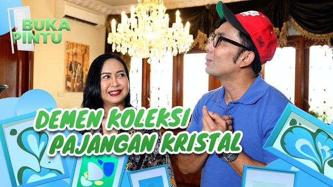 Eksistensi Penyanyi Keroncong Sundari Soekotjo, Koleksi Banyak Kristal