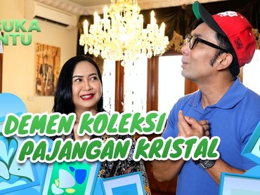 Eksistensi Penyanyi Keroncong Sundari Soekotjo, Koleksi Banyak Kristal