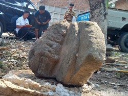 Kepala Arca Dicor Semen di Klaten Dievakuasi ke Museum Juang