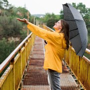 8 Cara Sederhana Menjaga Daya Tahan Tubuh saat Musim Hujan, Bikin Kamu Sehat Terus!