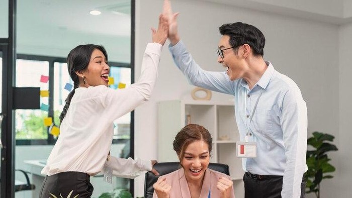 Ramalan Zodiak Minggu Ini: Hubungan, Karier, dan Keuangan di 4-10 November 2024