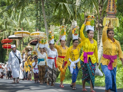 9 Contoh Kearifan Lokal Indonesia yang Menarik Diketahui Si Kecil