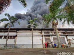 Video: Penampakan Kebakaran Pabrik Tekstil di Baleendah Bandung