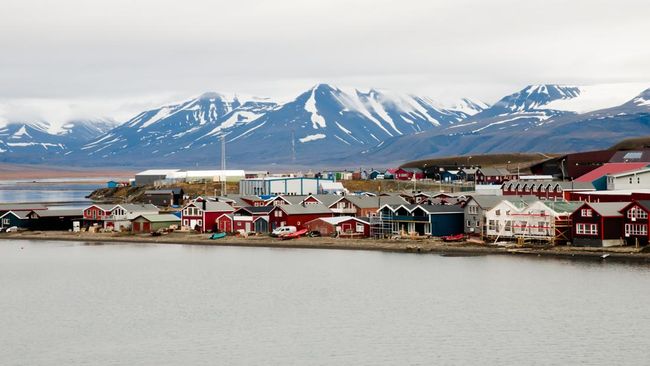 Cerita Hidup Menyepi di Svalbard, Tempat Terpencil di Ujung Dunia