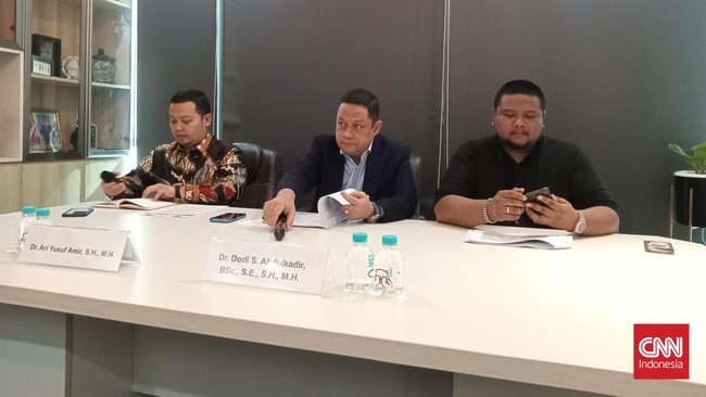 Kuasa Hukum Eks Menteri Perdagangan Thomas Trikasih Lembong, Ari Yusuf Amir bersikeras mau kliennya menjadi saksi dalam sidang praperadilan.