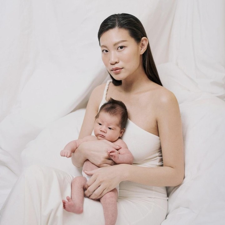<p>Presenter dan model Patricia Gouw melahirkan anak pertamanya yang bernama Zoe Harper Bertoli pada September 2024. Zoe pun akan merayakan Natal pertamanya di tahun ini ketika genap berusia tiga bulan. (Foto: Instagram: @patriciagouw)</p>