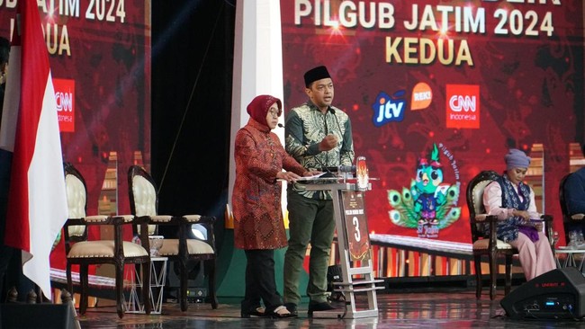 Gus Hans mengatakan terjadinya perbedaan perspektif pandang dan tumpang tindih antara peraturan pemerintah pusat dan wilayah lantaran tidak adanya komunikasi nan baik.