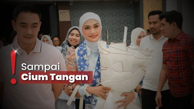 Ajak Putri Zulhas Ziarah ke Makam Ayah, Zumi Zola Minta Doa Restu