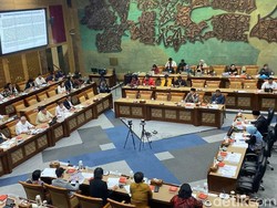 Once Ikut Rapat Naturalisasi Kevin Diks cs, Verrel Berbahasa Inggris