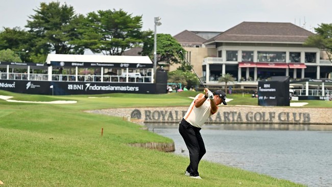 Pegolf asal Kanada Richard Taehoon Lee berhasil menyabet gelar BNI Indonesia Masters 2024 usai tampil dominan di sepanjang turnamen.