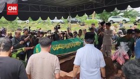 VIDEO: Artis Senior Dina Mariana Meninggal Dunia Karena Kanker Rahim