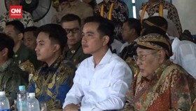 VIDEO: Naik Maung Garuda, Gibran Tinjau Aktivasi Alun-alun Keraton Sol