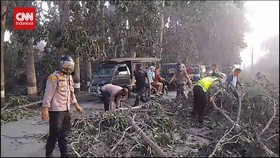 VIDEO: Erupsi Gunung Lewotobi, 168 Personil TNI-Polri Evakuasi Warga