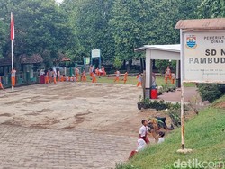 Aktivitas Siswa SD di Cimahi Terganggu Bau Sampah TPST Sentiong