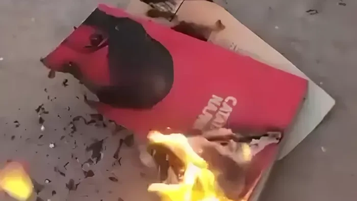 Buku Catatan Najwa Dibakar