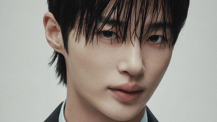 Aktor Korea Byeon Woo Seok Resmi Jadi Brand Ambassador Baru Prada, Ini Potretnya!
