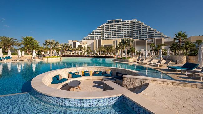 Sebuah hotel di Siprus, City of Dreams Mediterranean, menjanjikan hari yang cerah sepanjang waktu liburan bagi pelancong.
