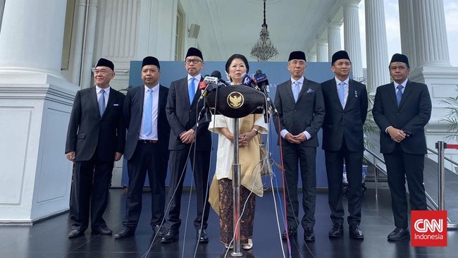 Presiden Prabowo menggelar rapat terbatas bersama DEN membahas pertumbuhan ekonomi kuartal III 2024 tak sampai 5 persen.