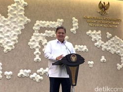 Harga Jual Rokok Eceran Naik, Airlangga: Untuk Kesehatan