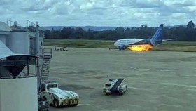 Mesin Pesawat Trigana Keluarkan Percikan Api di Bandara Sentani