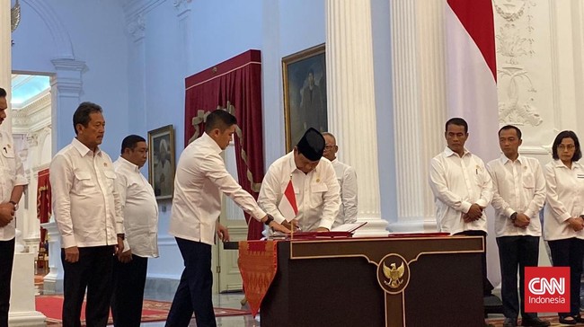 Presiden Prabowo resmi menghapus utang macet UMKM, petani dan nelayan melalui PP Nomor 47 Tahun 2024 nan diteken hari ini (5/11).