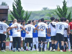 Bagaimana Rasanya Menjajal Legenda Persib?