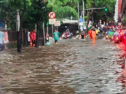 Cerita Warga Kena Macet Hampir 2 Jam dari Cilandak ke Senayan gegara Banjir