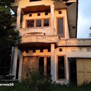 Dulunya Indah dan Megah, Kini 4 Rumah Artis Indonesia Ini Terbengkalai Tak Berpenghuni