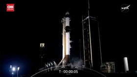 VIDEO: Satelit Kayu Seukuran Tangan Meluncur ke Antariksa