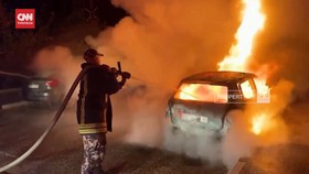 VIDEO: Pemukim Yahudi Bakar 20 Mobil Warga Palestina di Tepi Barat