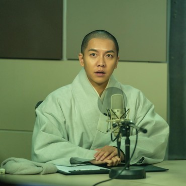 Lee Seung Gi Tegas Minta Tak Dikaitkan Lagi dengan Kasus Penipuan Mertua