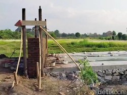 Tutup Akses Keluar Pabrik, Warga Jagapura Brebes Bangun Tembok di Tengah Jalan