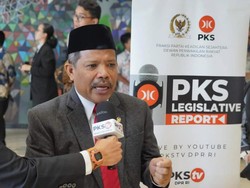 Johan Rosihan Sebut Idul Fitri Jadi Momentum Bangun Negeri dengan Akhlak