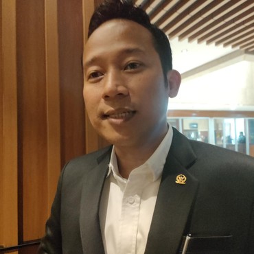 Sibuk Sebagai Anggota DPR RI, Begini Cara Denny Cagur Jaga Kedekatan dengan Anak