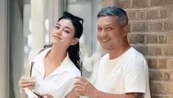 Jawab Status Asmara dengan Gading Marten, Medina Dina: Teman Main...