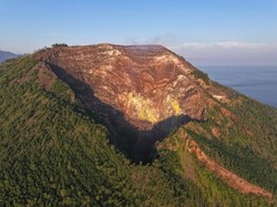 Gunung Iya di Ende NTT Naik Status Jadi Siaga, Potensi Erupsi Mengintai