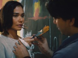 Hidup Ini Terlalu Banyak Kamu Jadi Film, Dibintangi Adinia Wirasti-Ajil Dito