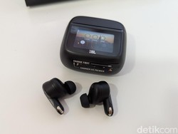 OpenAI Siapkan Perangkat Konsumen Pertama: Earbud AI