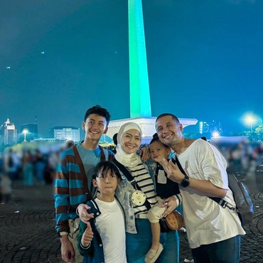 Upaya Keluarga Besar Umar Syarief untuk Khatam Al-Quran Bareng Pakai Grup WhatsApp