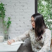 5 Karakteristik Unik Orang yang Lebih Suka Komunikasi Tertulis daripada Lisan