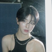 Bikin Pangling, 5 Potret Menawan SoHyun tripleS dengan Rambut Pendek