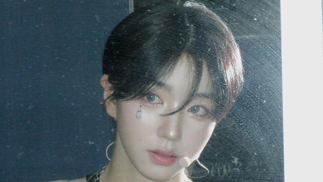Bikin Pangling, 5 Potret Menawan SoHyun tripleS dengan Rambut Pendek