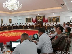 Prabowo Gelar Sidang Kabinet Paripurna, Para Menteri Kompak Pakai Kemeja Putih