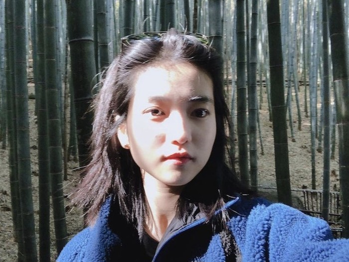 Punya wajah baby face dan selalu terlihat ceria, Kim Tae Ri selalu berhasil membawa energi positif kepada orang di sekitarnya./ foto: instagram.com/kimtaeri_official