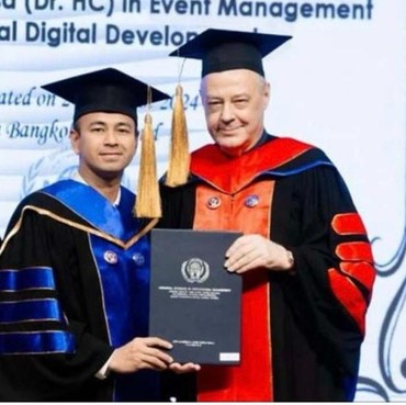 Heboh Sosok Pemberi Gelar Doktor HC ke Raffi Ahmad Disebut Profesor Palsu