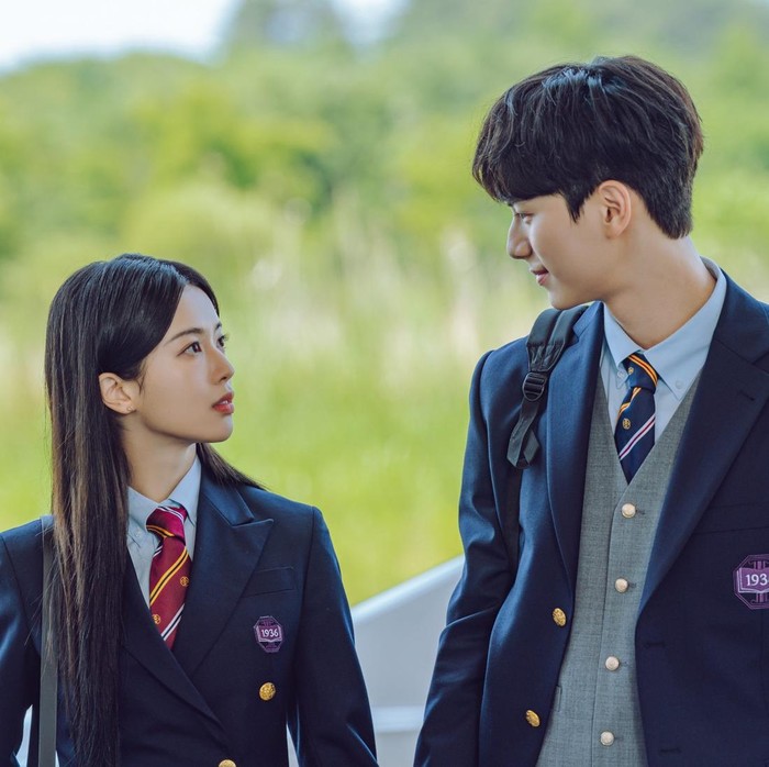 Roh Jeong Eui dan Lee Chae Min di Hierarchy/ Foto: soompi.com