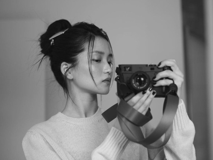 Sebagai pendatang baru, kemampuan aktingnya dalam film The Handmaiden sangat diapresiasi penonton. Ia bahkan sukses meraih piala di berbagai acara penghargaan melalui film tersebut./ foto: instagram.com/kimtaeri_official