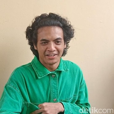 Reaksi Vadel Badjideh Dapat Salam & Kata Sayang dari LM Usai Muncul Perdana ke Publik